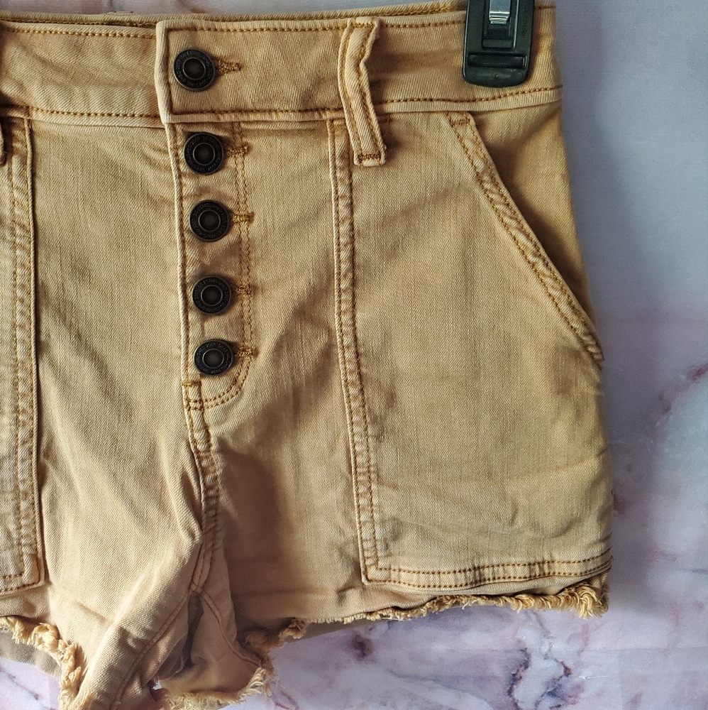 Mudd High Rise Yellow Pocket Shortsโ - Picture 3 of 5